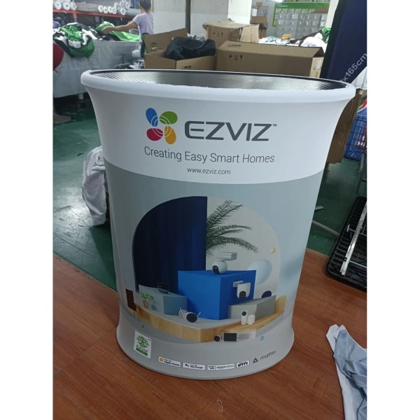 プラスチック製の円形昇降式カウンター