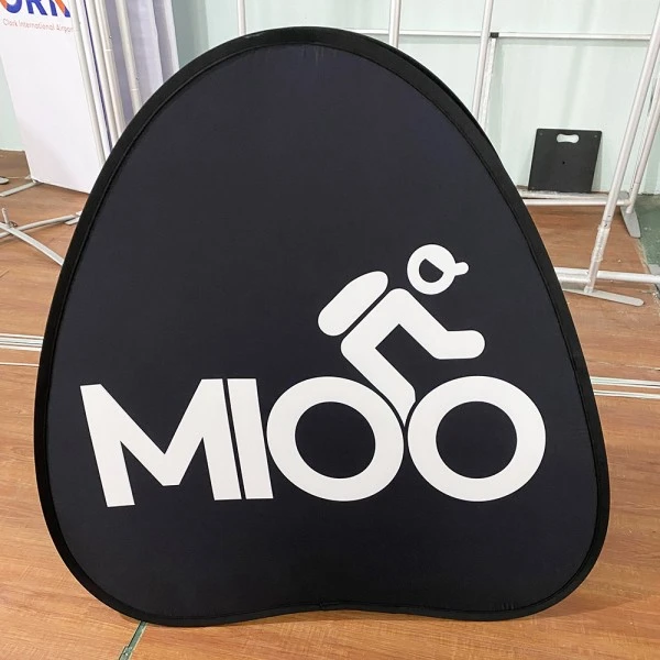 三角形のポップアップ バナー